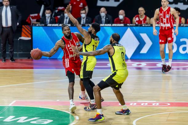 一个充满活 一个充满活